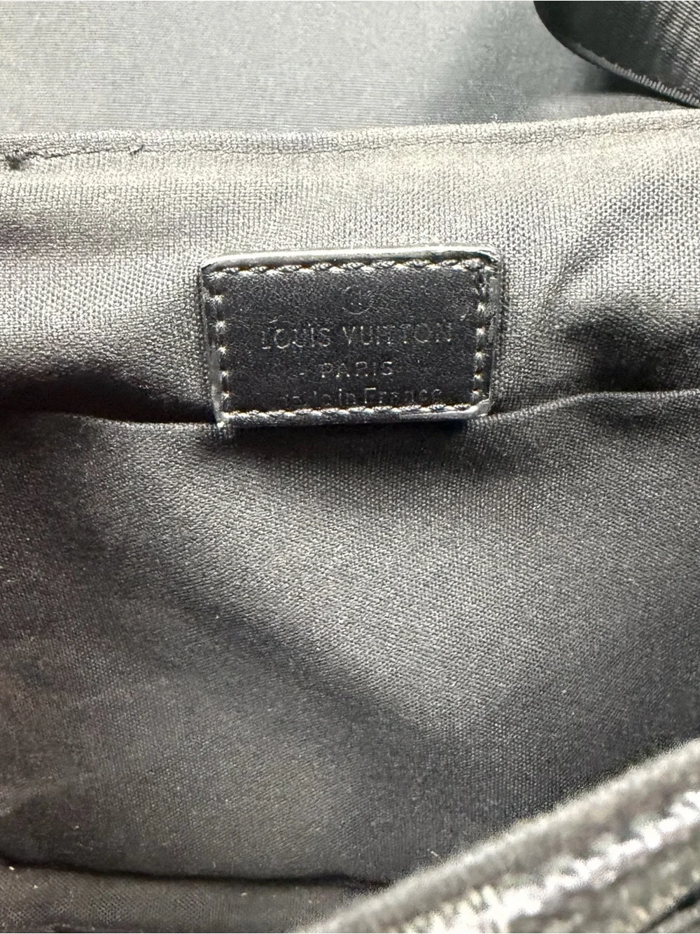 Louis Vuitton Damier Graphite Messenger Crossbody in Black and Gray